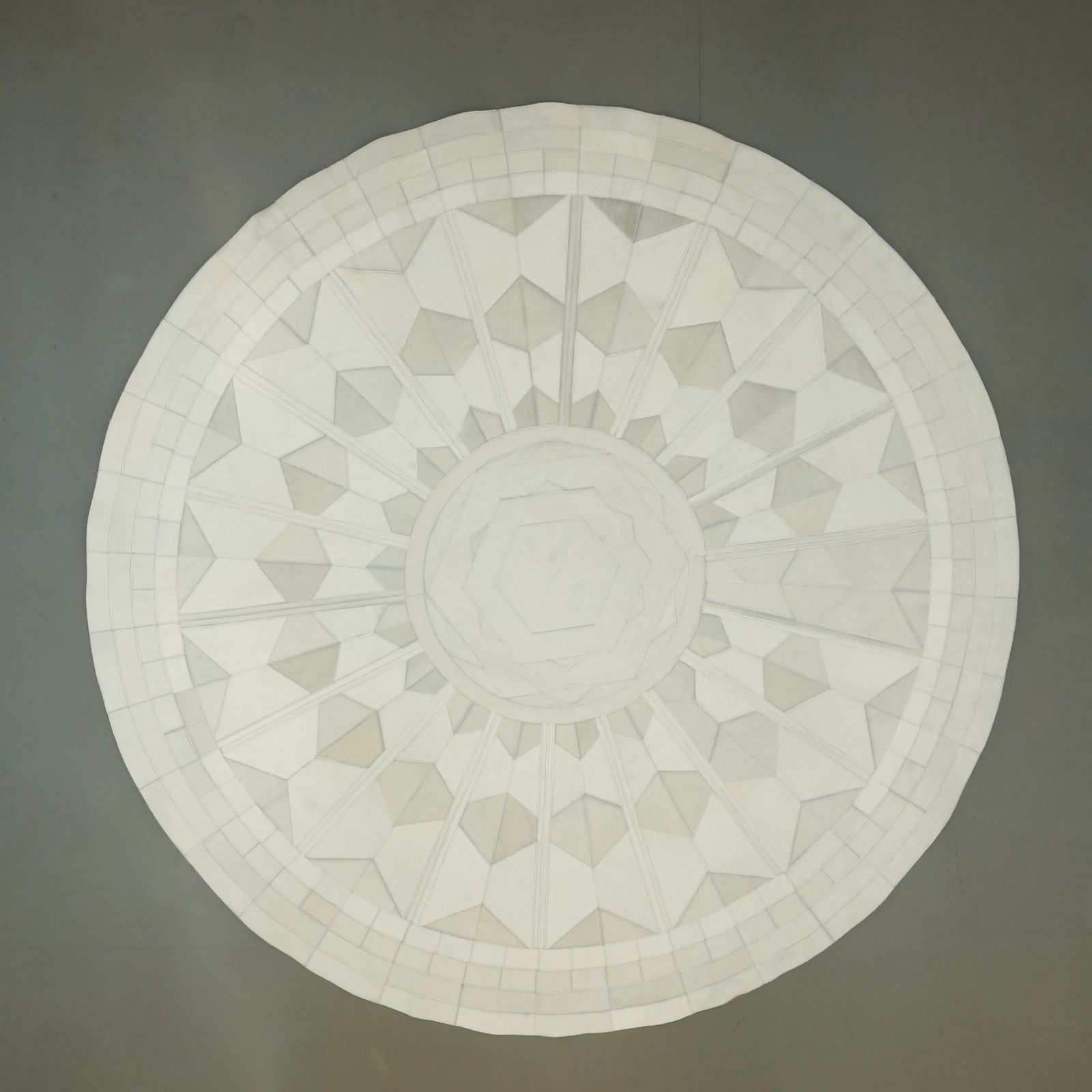 FD52E- ARABESQUE Leather Art Rug